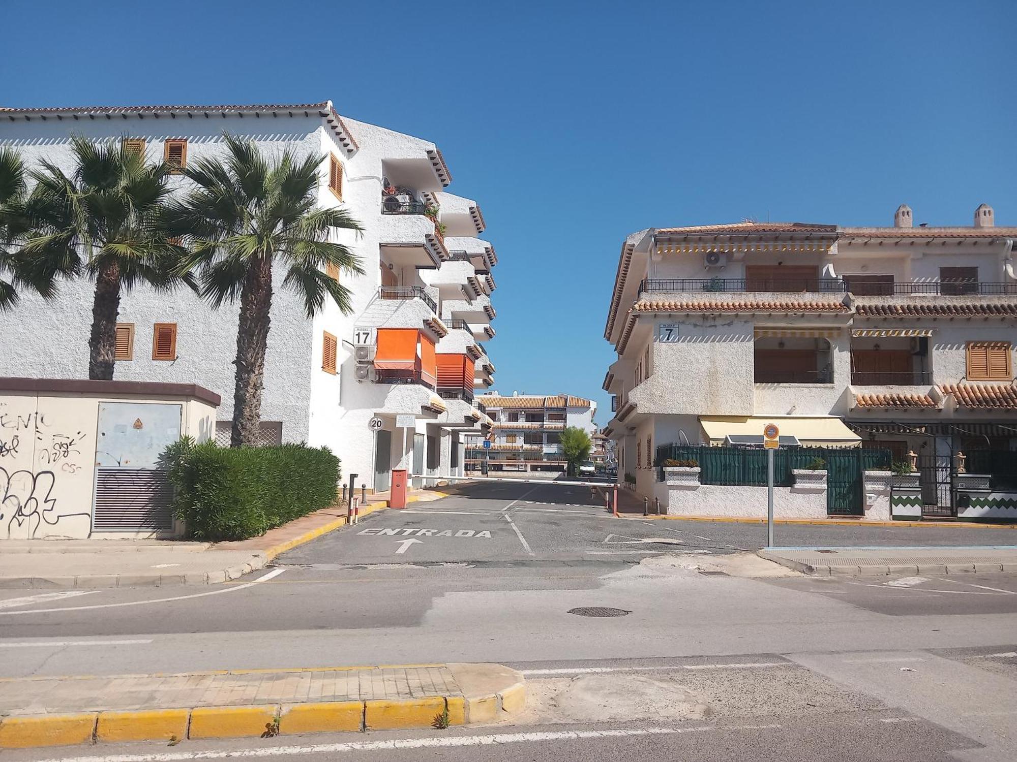 Apartamento Santa Pola, En Playa Del Tamarit Con Piscina. Luaran gambar